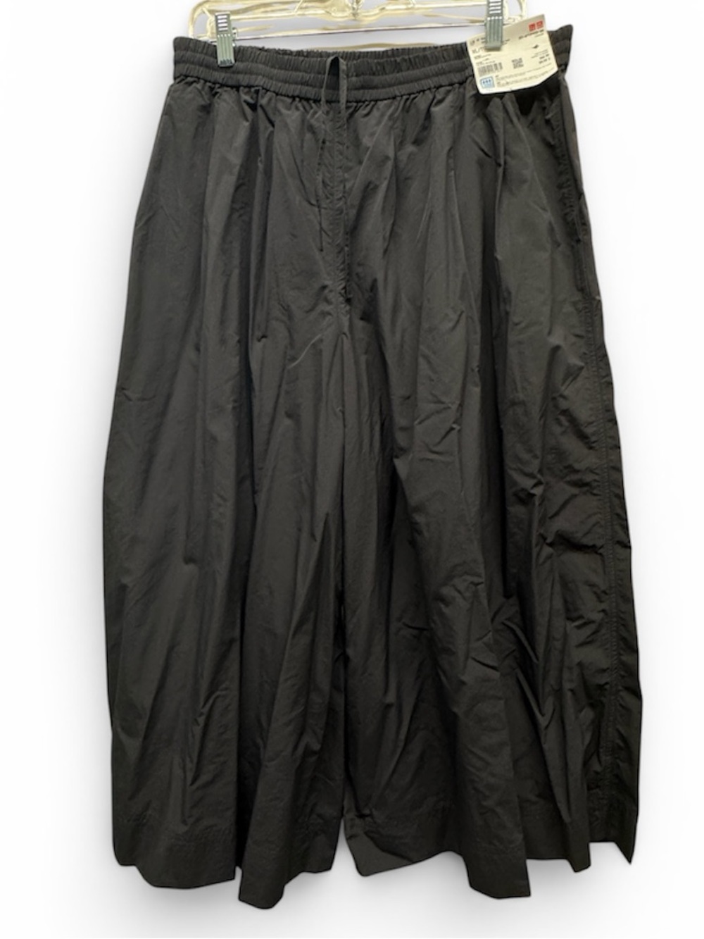 UNIQLO Wide-Leg Culotte Pants in Black - Picture 7 of 9
